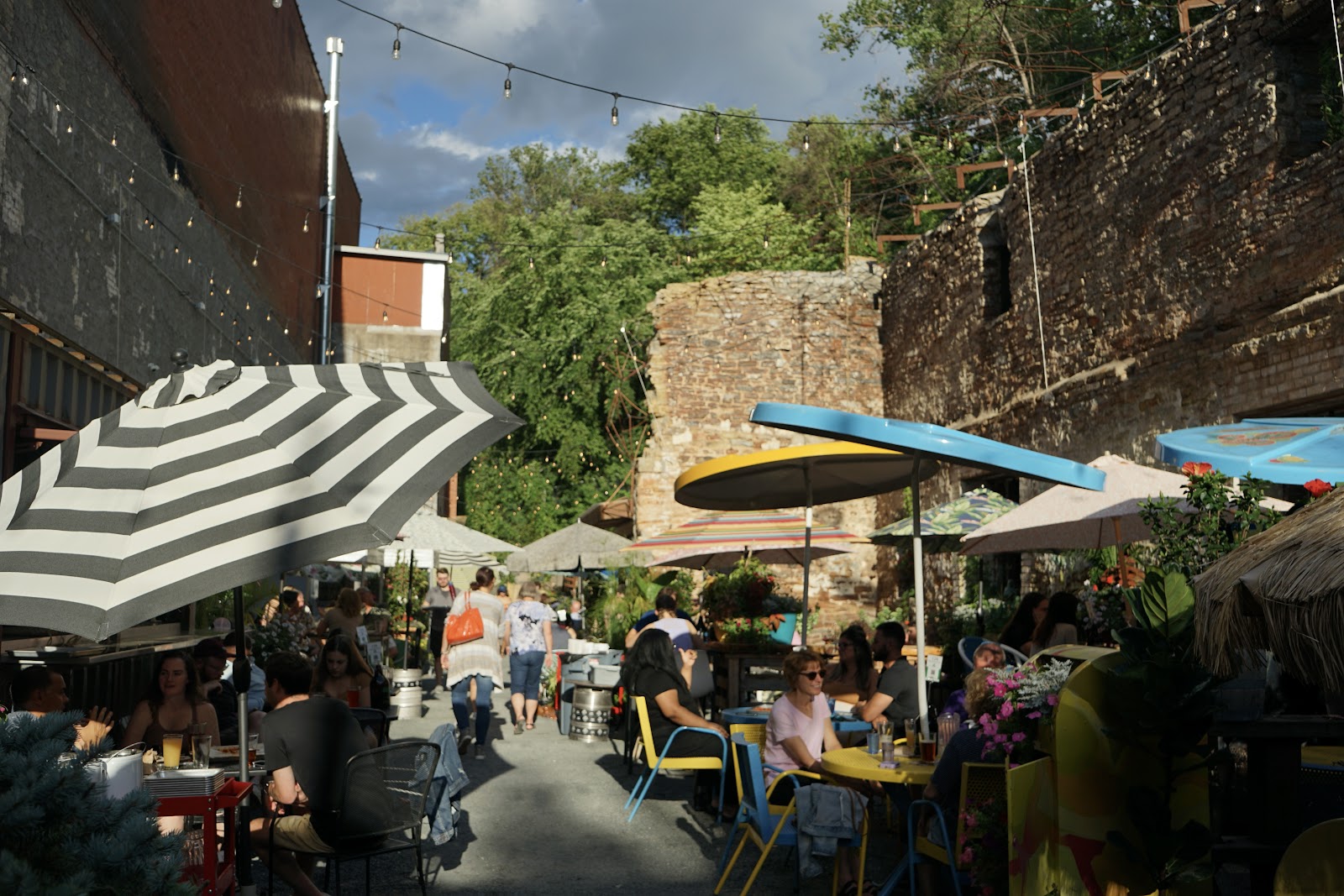 The patio at St Paul Brewing